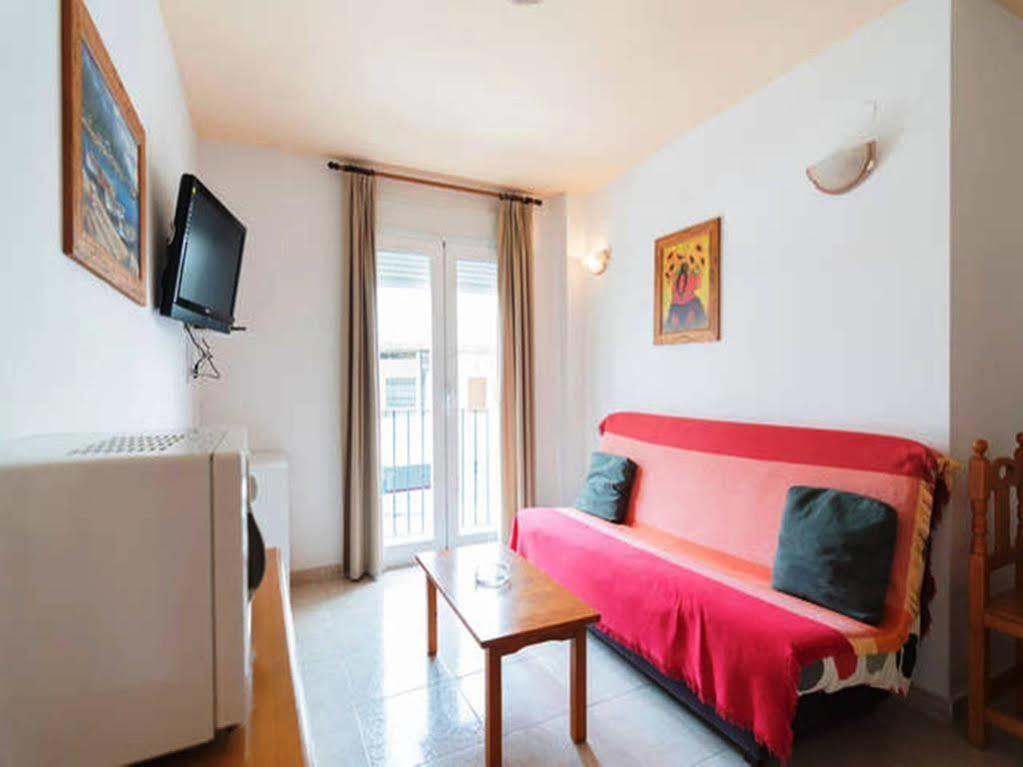 Vicenta Apartaments 토레몰리노스 외부 사진